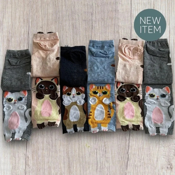 6 PAIR of Unisex Character Socks BRAND NEW CUTE KITTY WOMEN SIZE 4.5 - 9 - Picture 1 of 9